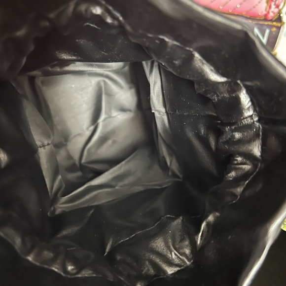 Black Mini Geometric Patterned Crossbody Box Bag With Gold Chain NWOT - Picture 7 of 8